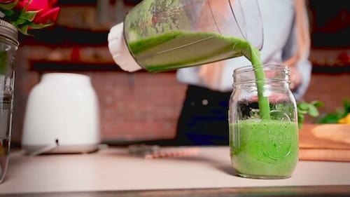 L’industrie du bien-être : potions et poisons Saison 1 Épisode 4